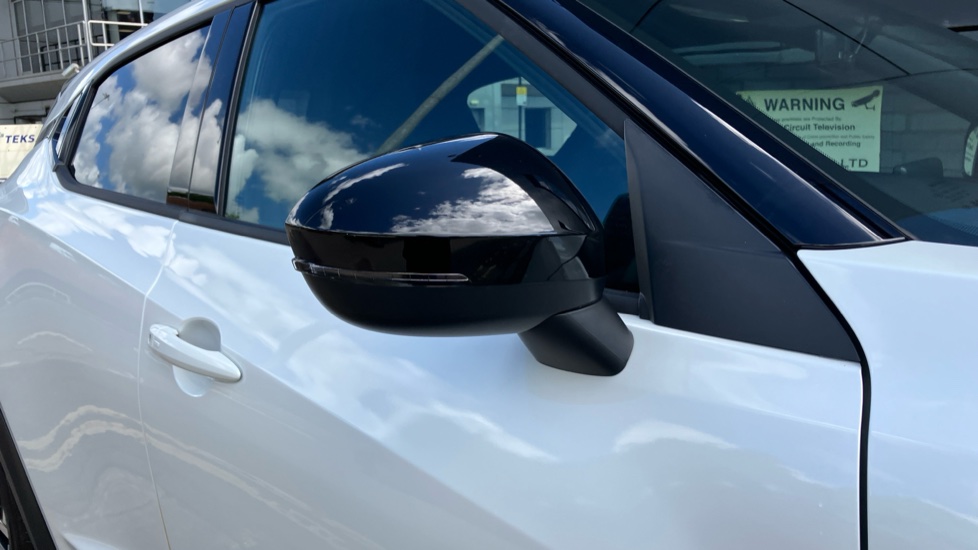 Nissan Juke 1.0 DiG-T N-Connecta 5dr Petrol Hatchback - Image 22