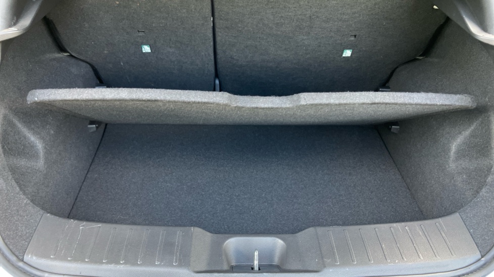 Nissan Juke 1.0 DiG-T N-Connecta 5dr Petrol Hatchback - Image 28