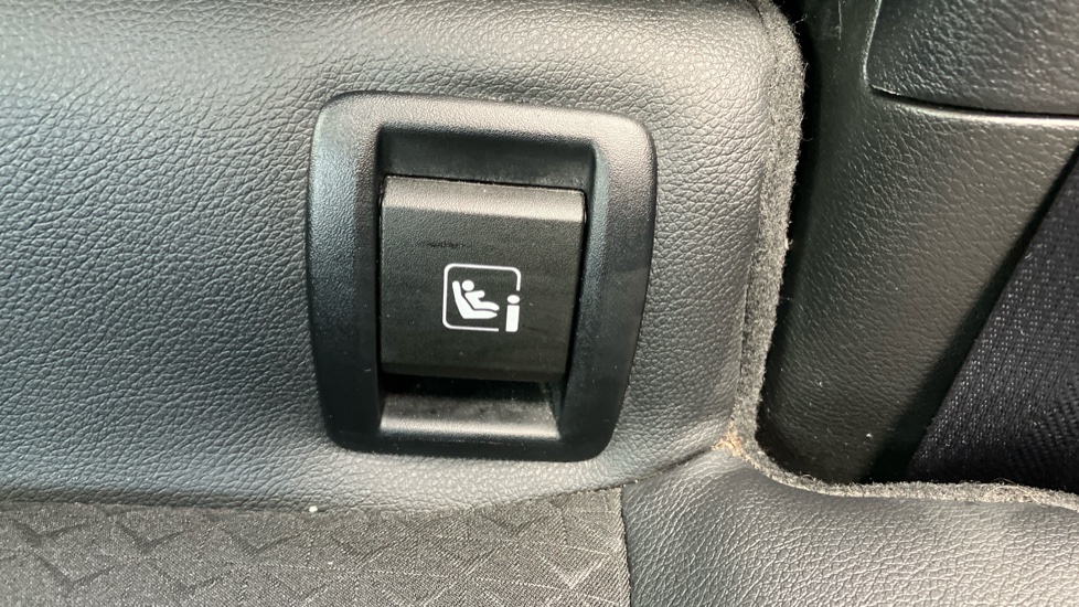 Nissan Juke 1.0 DiG-T N-Connecta 5dr Petrol Hatchback - Image 34