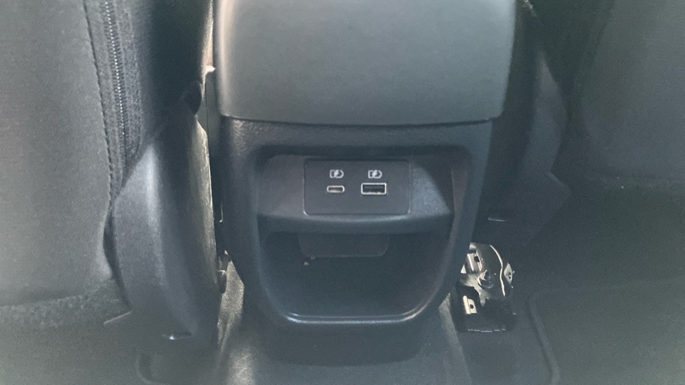 Nissan Juke 1.0 DiG-T N-Connecta 5dr Petrol Hatchback - Image 35