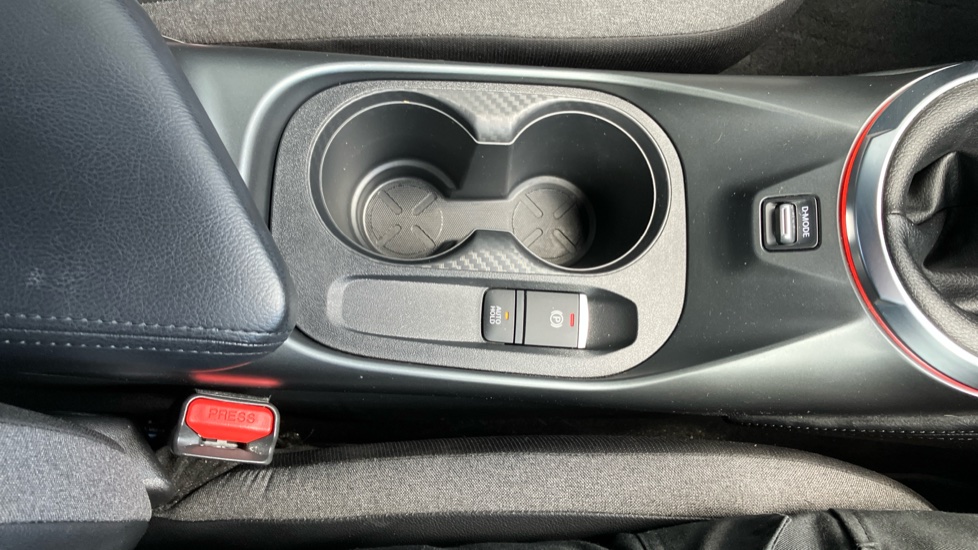 Nissan Juke 1.0 DiG-T N-Connecta 5dr Petrol Hatchback - Image 43