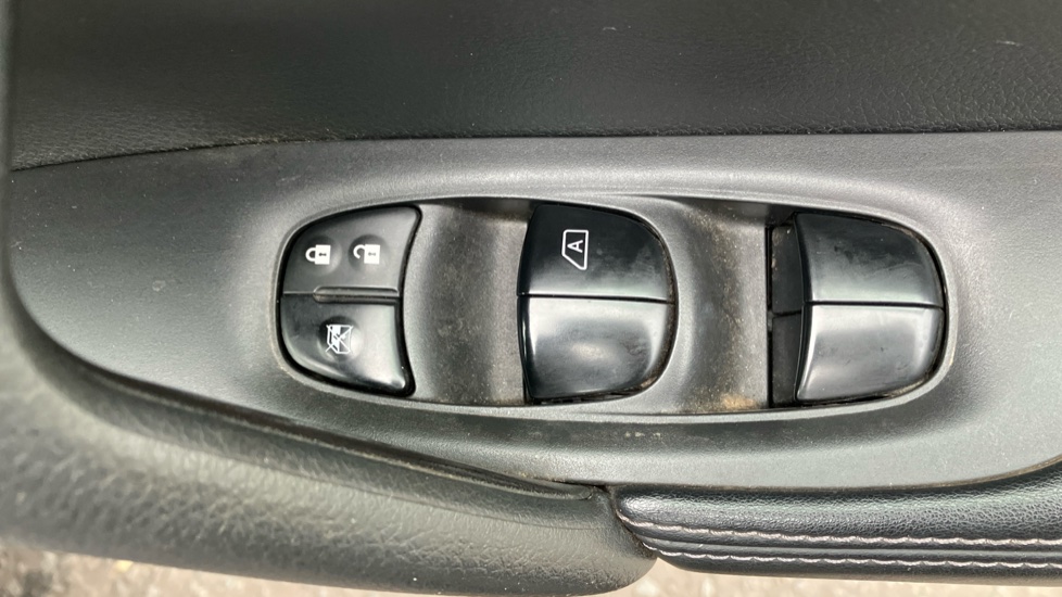 Nissan X-Trail 1.7 dCi Tekna 5dr 4WD CVT Diesel Station Wagon - Image 31
