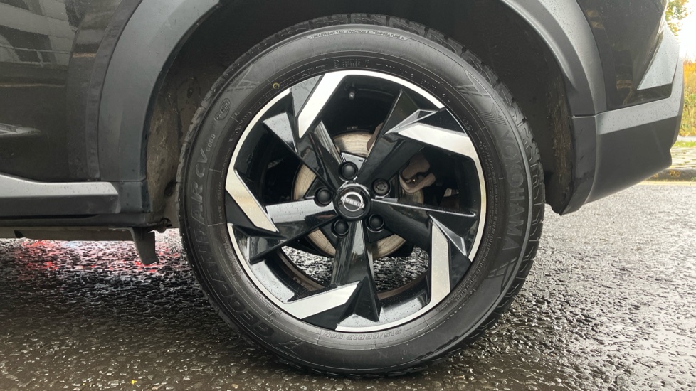 Nissan Juke 1.6 Hybrid N-Connecta 5dr Auto Hybrid Hatchback - Image 7