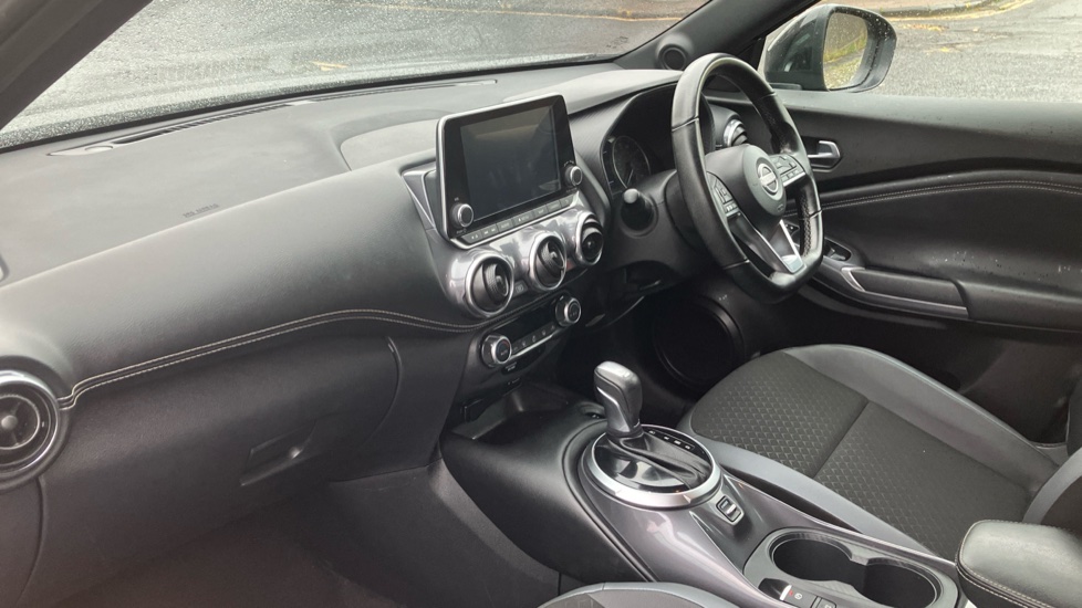 Nissan Juke 1.6 Hybrid N-Connecta 5dr Auto Hybrid Hatchback - Image 9