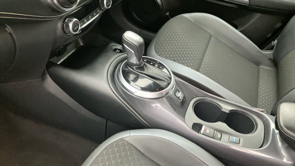 Nissan Juke 1.6 Hybrid N-Connecta 5dr Auto Hybrid Hatchback - Image 13