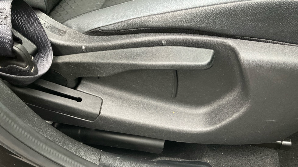 Nissan Juke 1.6 Hybrid N-Connecta 5dr Auto Hybrid Hatchback - Image 29