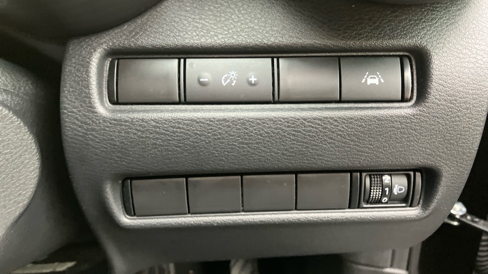 Nissan Juke 1.6 Hybrid N-Connecta 5dr Auto Hybrid Hatchback - Image 40