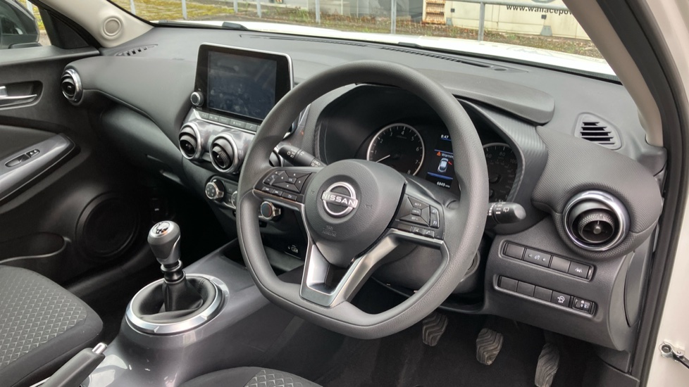 Nissan Juke 1.0 DiG-T 114 Acenta 5dr Petrol Hatchback - Image 11