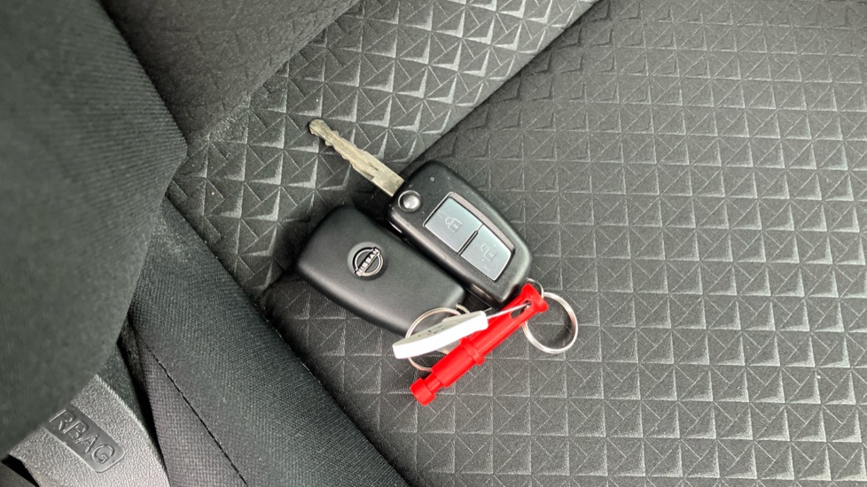 Nissan Juke 1.0 DiG-T 114 Acenta 5dr Petrol Hatchback - Image 20