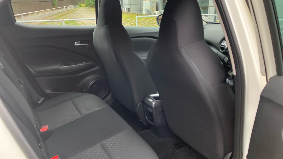 Nissan Juke 1.0 DiG-T 114 Acenta 5dr Petrol Hatchback - Image 29