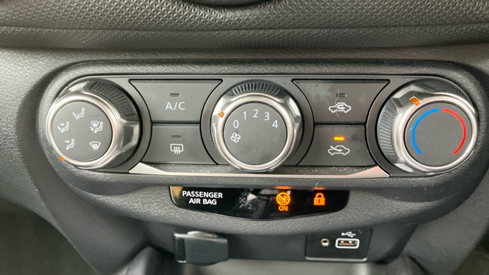 Nissan Juke 1.0 DiG-T 114 Acenta 5dr Petrol Hatchback - Image 44