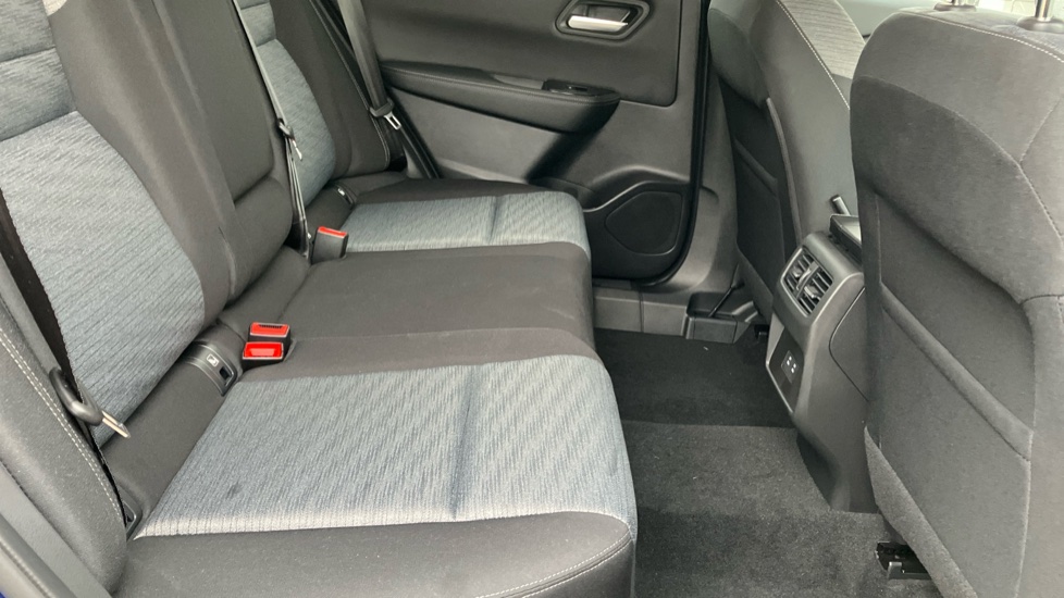 Nissan X-Trail 1.5 MHEV 163 N-Connecta 5dr Xtronic Petrol Station Wagon - Image 16
