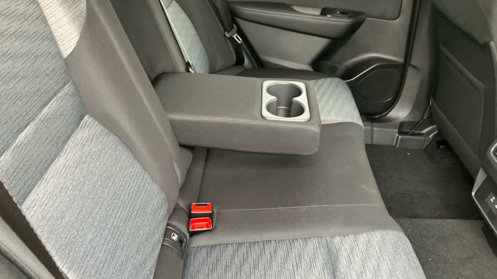 Nissan X-Trail 1.5 MHEV 163 N-Connecta 5dr Xtronic Petrol Station Wagon - Image 32