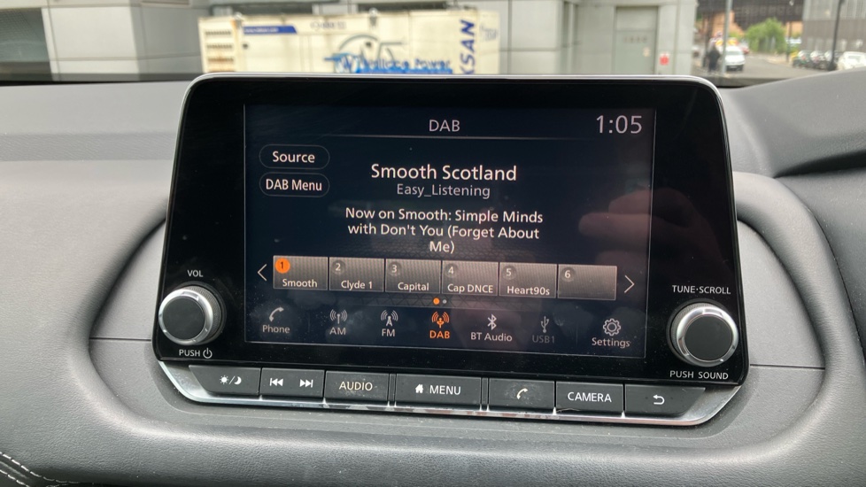 Nissan Qashqai 1.3 DiG-T MH Acenta Premium 5dr Petrol Hatchback - Image 12