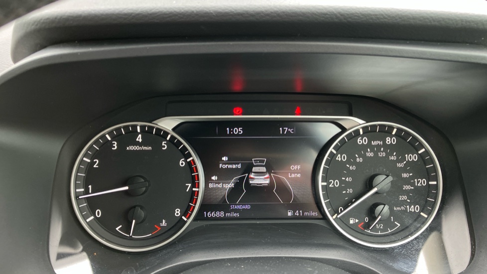 Nissan Qashqai 1.3 DiG-T MH Acenta Premium 5dr Petrol Hatchback - Image 18