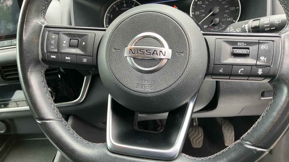 Nissan Qashqai 1.3 DiG-T MH Acenta Premium 5dr Petrol Hatchback - Image 37