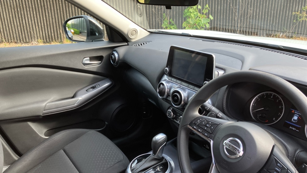 Nissan Juke 1.0 DiG-T 114 Acenta 5dr DCT Petrol Hatchback - Image 14