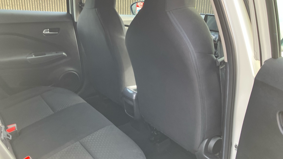Nissan Juke 1.0 DiG-T 114 Acenta 5dr DCT Petrol Hatchback - Image 28