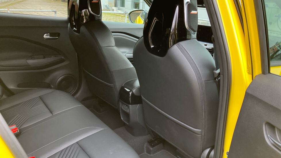 Nissan Juke 1.0 DiG-T Tekna 5dr Petrol Hatchback - Image 32