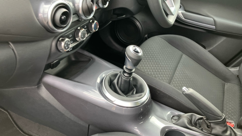 Nissan Juke 1.0 DiG-T 114 Acenta 5dr Petrol Hatchback - Image 13