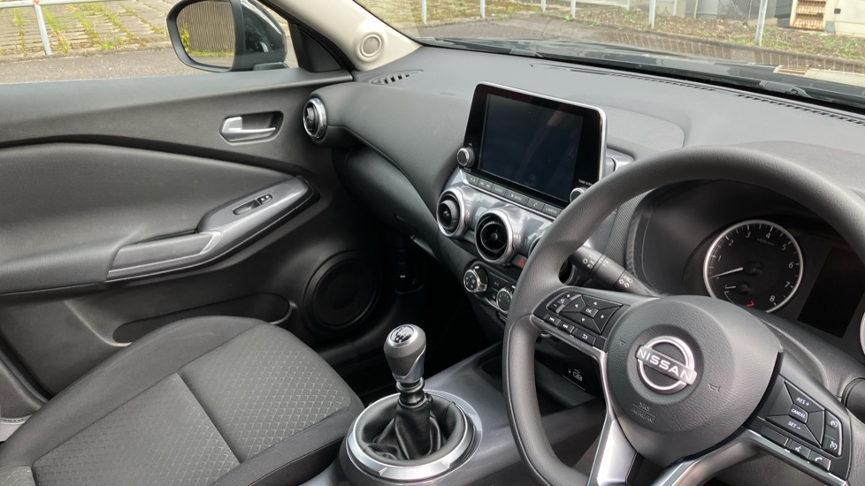 Nissan Juke 1.0 DiG-T 114 Acenta 5dr Petrol Hatchback - Image 14