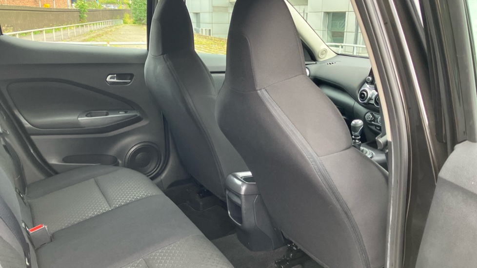 Nissan Juke 1.0 DiG-T 114 Acenta 5dr Petrol Hatchback - Image 30