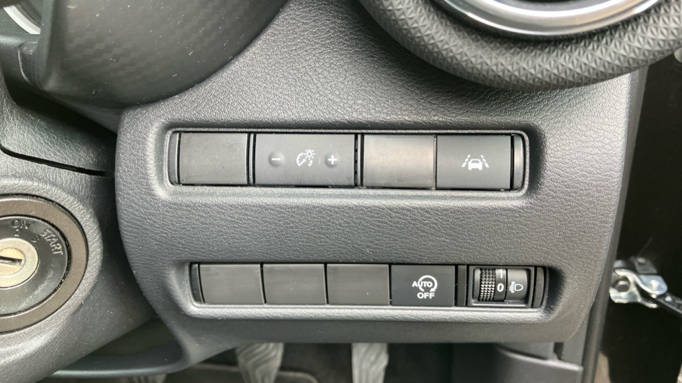 Nissan Juke 1.0 DiG-T 114 Acenta 5dr Petrol Hatchback - Image 38