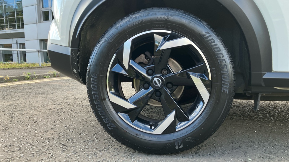 Nissan Juke 1.0 DiG-T 114 N-Connecta 5dr Petrol Hatchback - Image 7