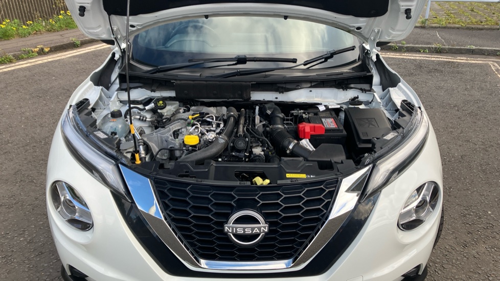 Nissan Juke 1.0 DiG-T 114 N-Connecta 5dr Petrol Hatchback - Image 8