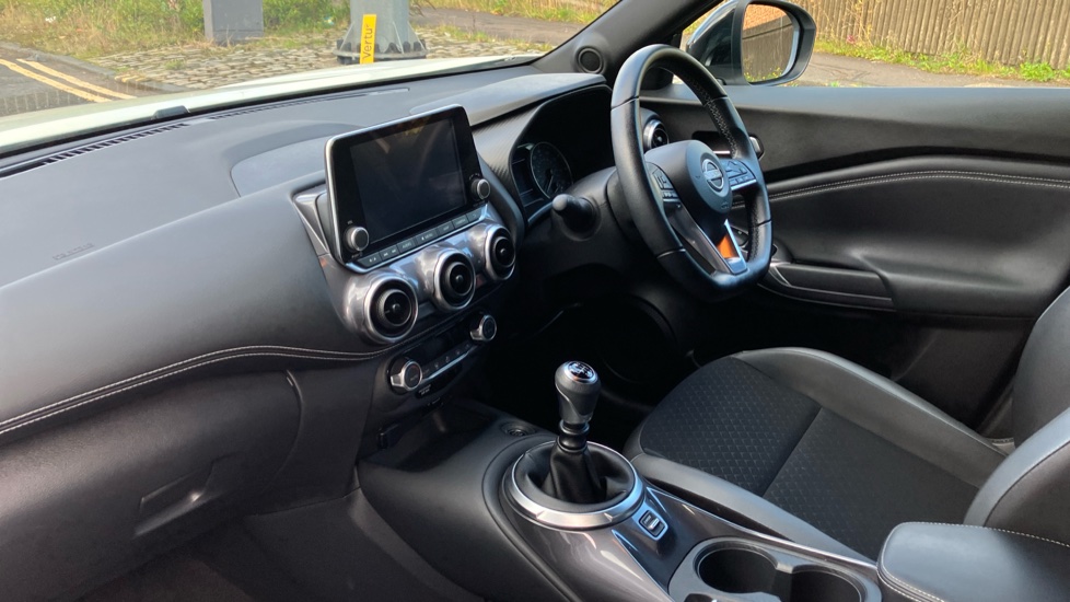 Nissan Juke 1.0 DiG-T 114 N-Connecta 5dr Petrol Hatchback - Image 9