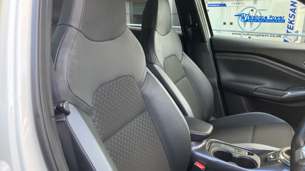 Nissan Juke 1.0 DiG-T 114 N-Connecta 5dr Petrol Hatchback - Image 27