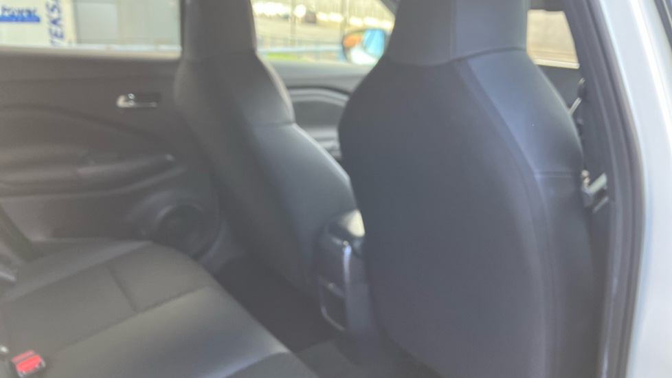 Nissan Juke 1.0 DiG-T 114 N-Connecta 5dr Petrol Hatchback - Image 32