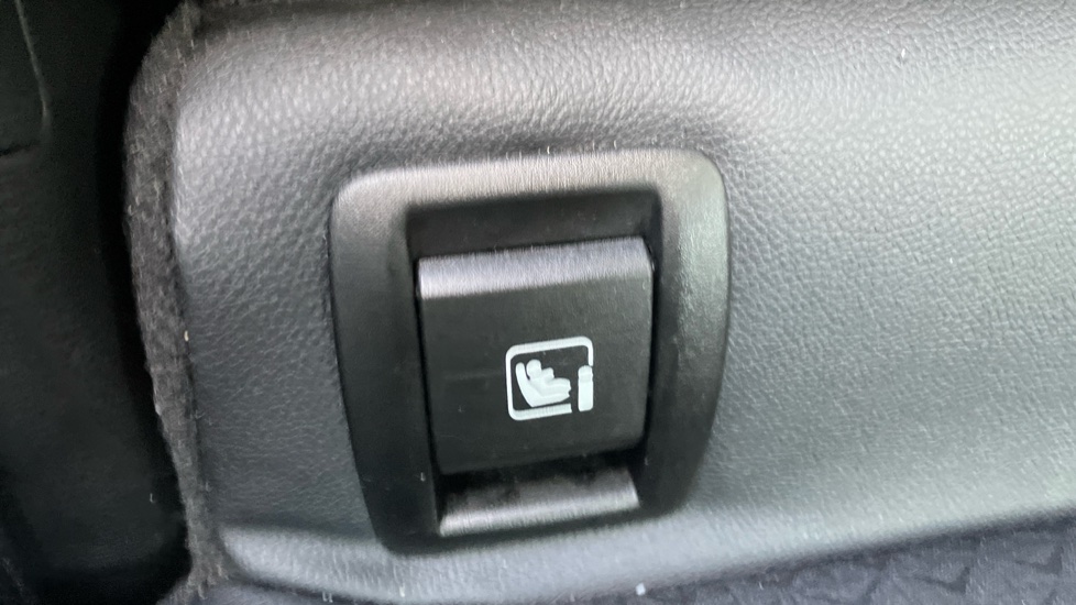 Nissan Juke 1.0 DiG-T 114 N-Connecta 5dr Petrol Hatchback - Image 33