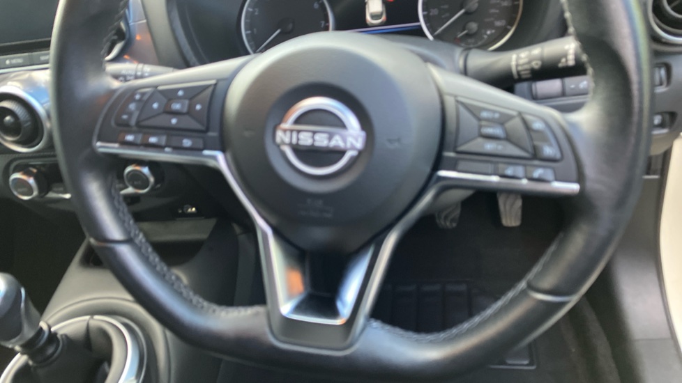 Nissan Juke 1.0 DiG-T 114 N-Connecta 5dr Petrol Hatchback - Image 41
