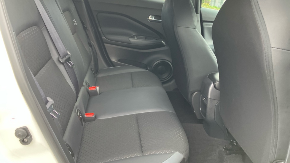 Nissan Juke 1.0 DiG-T 114 N-Connecta 5dr Petrol Hatchback - Image 16