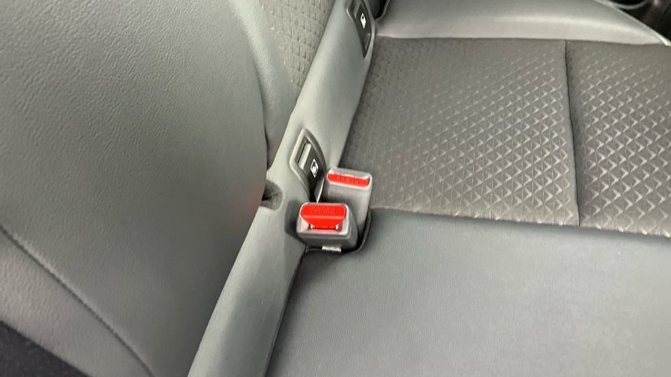 Nissan Juke 1.0 DiG-T 114 N-Connecta 5dr Petrol Hatchback - Image 17