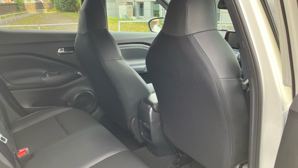 Nissan Juke 1.0 DiG-T 114 N-Connecta 5dr Petrol Hatchback - Image 31