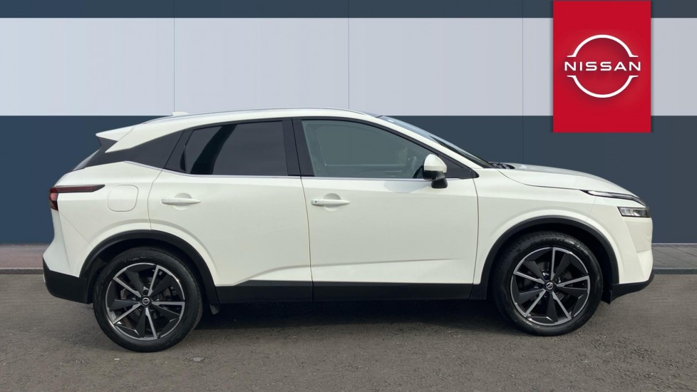 Nissan Qashqai 1.3 DiG-T MH 158 Tekna 5dr Petrol Hatchback - Image 5