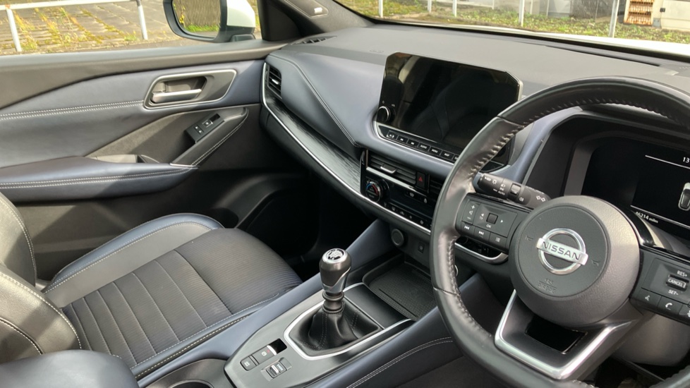 Nissan Qashqai 1.3 DiG-T MH 158 Tekna 5dr Petrol Hatchback - Image 14