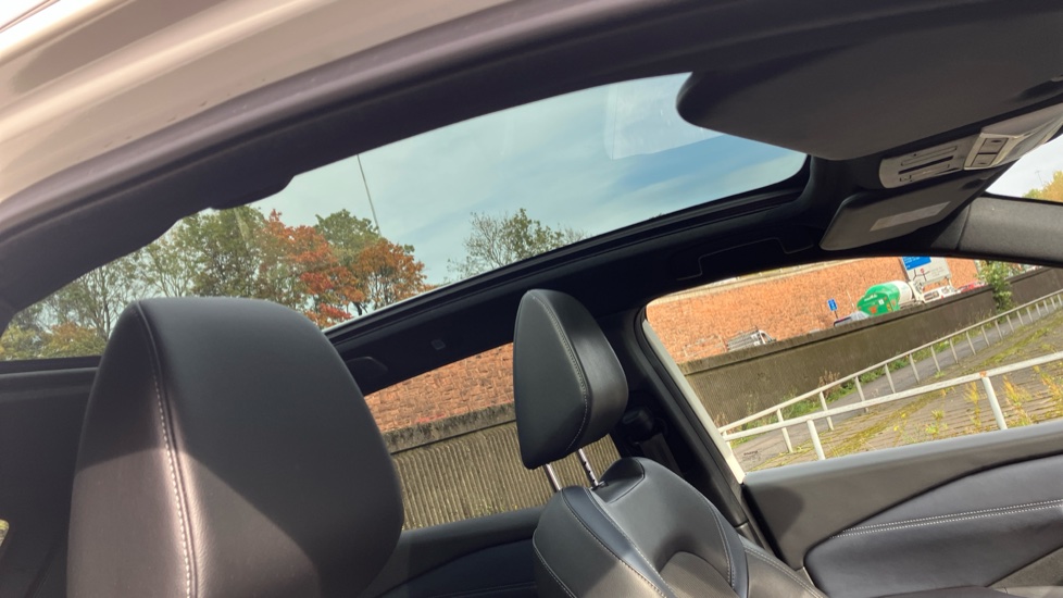 Nissan Qashqai 1.3 DiG-T MH 158 Tekna 5dr Petrol Hatchback - Image 26