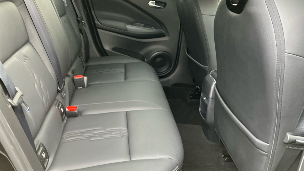 Nissan Juke 1.0 DiG-T 114 Tekna 5dr Petrol Hatchback - Image 16