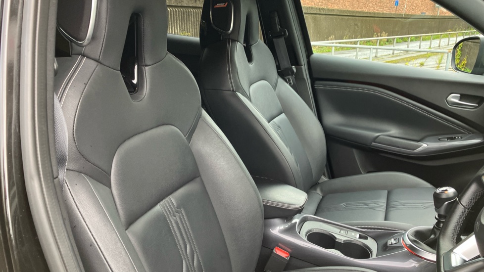 Nissan Juke 1.0 DiG-T 114 Tekna 5dr Petrol Hatchback - Image 27
