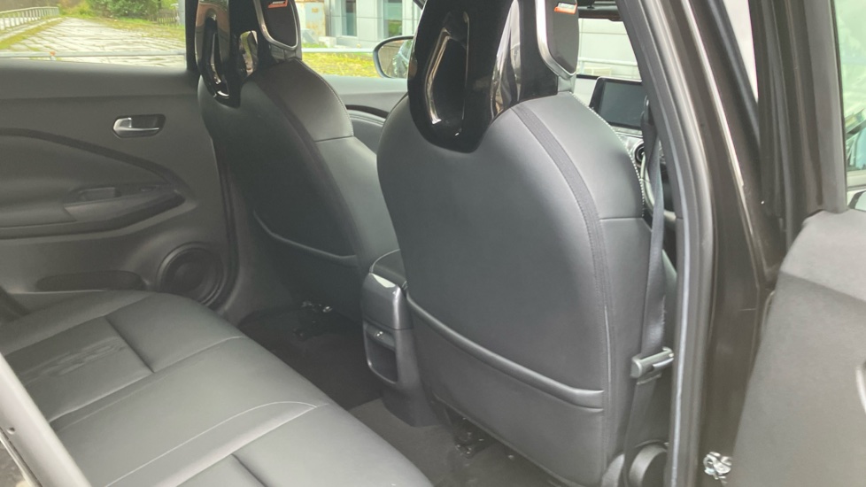 Nissan Juke 1.0 DiG-T 114 Tekna 5dr Petrol Hatchback - Image 32