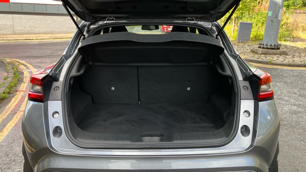 Nissan Juke 1.6 Hybrid N-Connecta 5dr Auto Hybrid Hatchback - Image 4