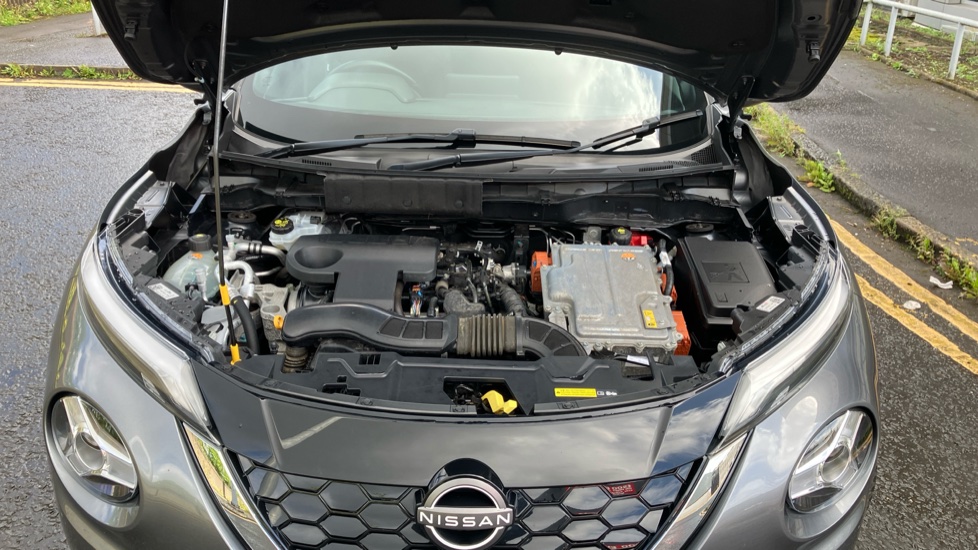 Nissan Juke 1.6 Hybrid N-Connecta 5dr Auto Hybrid Hatchback - Image 8