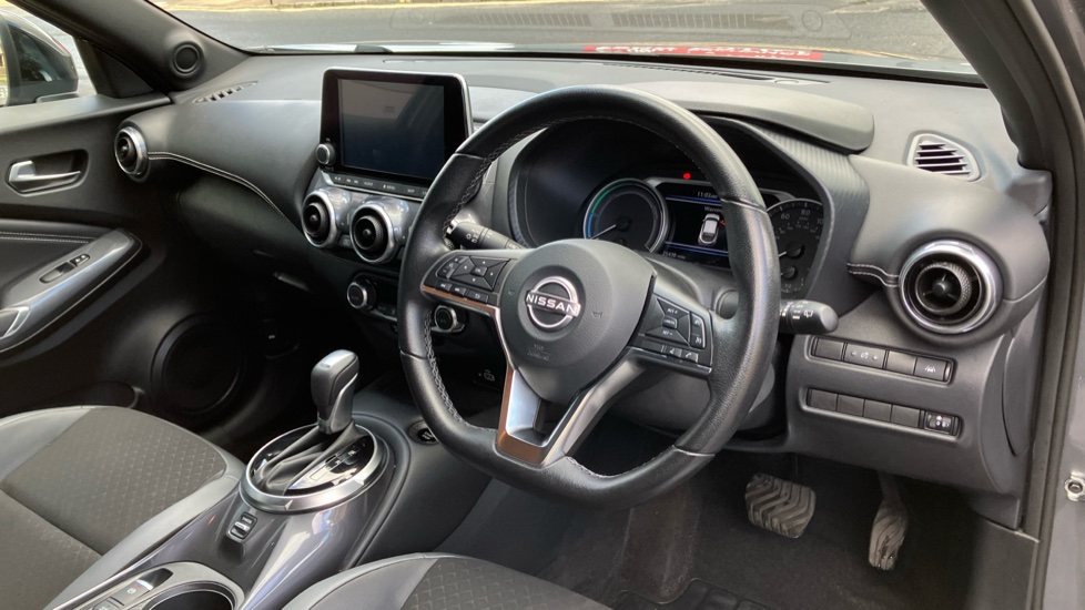 Nissan Juke 1.6 Hybrid N-Connecta 5dr Auto Hybrid Hatchback - Image 11