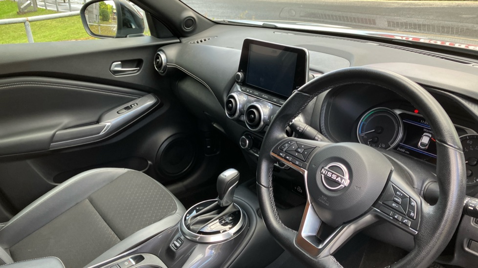 Nissan Juke 1.6 Hybrid N-Connecta 5dr Auto Hybrid Hatchback - Image 14