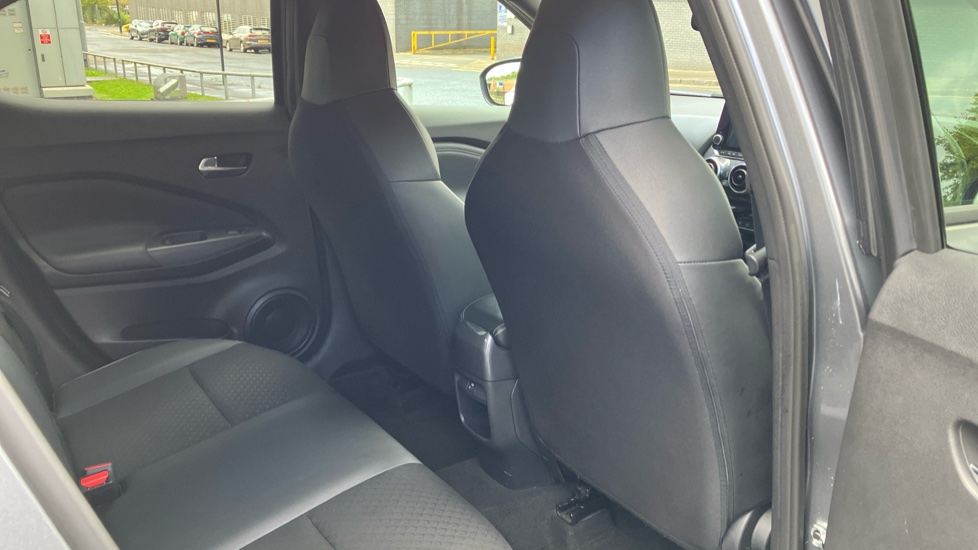 Nissan Juke 1.6 Hybrid N-Connecta 5dr Auto Hybrid Hatchback - Image 32