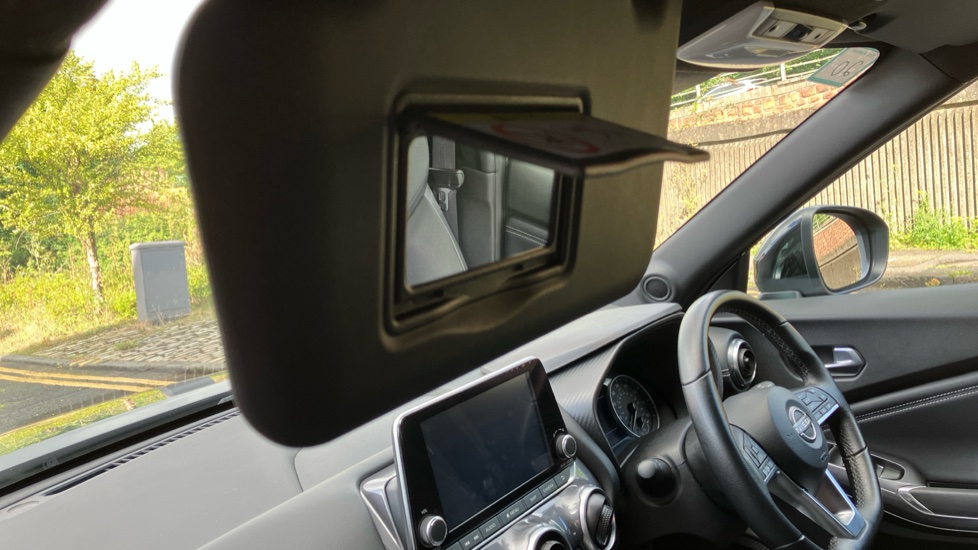 Nissan Juke 1.6 Hybrid N-Connecta 5dr Auto Hybrid Hatchback - Image 40