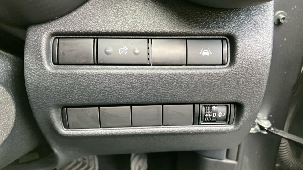 Nissan Juke 1.6 Hybrid N-Connecta 5dr Auto Hybrid Hatchback - Image 41